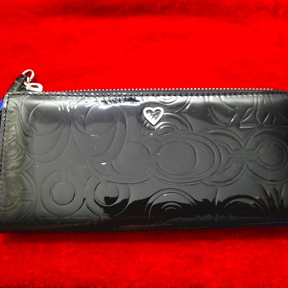 Coach poppy black signature c's patent leather wallet